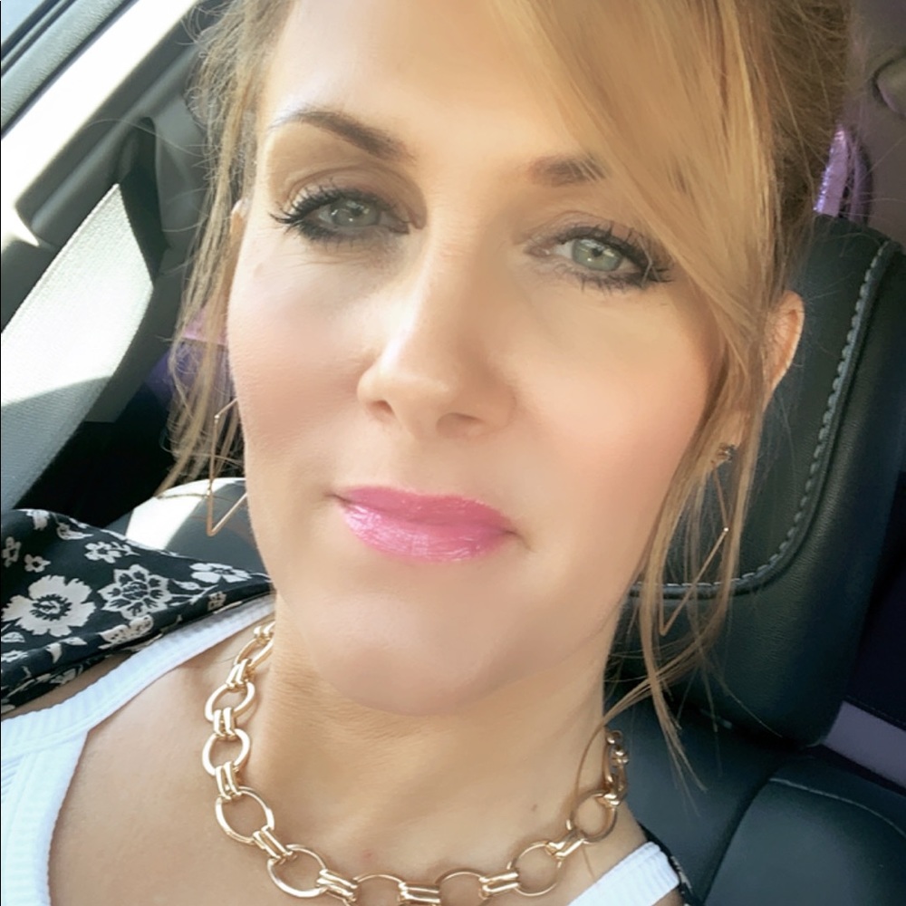 Meet your Posher, Liz